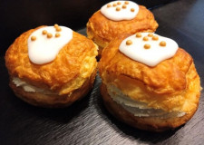 Fastelavnsboller med Fløde & Brunsvigersauce